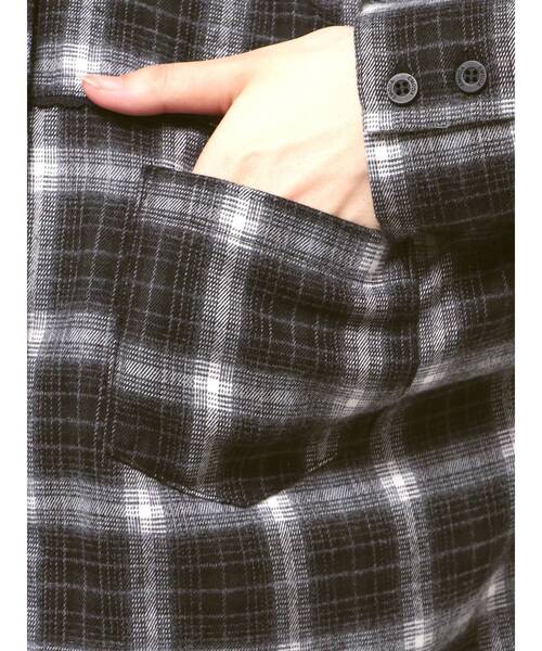 EMODA（エモダ）の「エッジレースオーバーシャツ（シャツ/ブラウス・レディース・ブラック/ベージュ/ネイビー・FREE）」の14枚目の写真