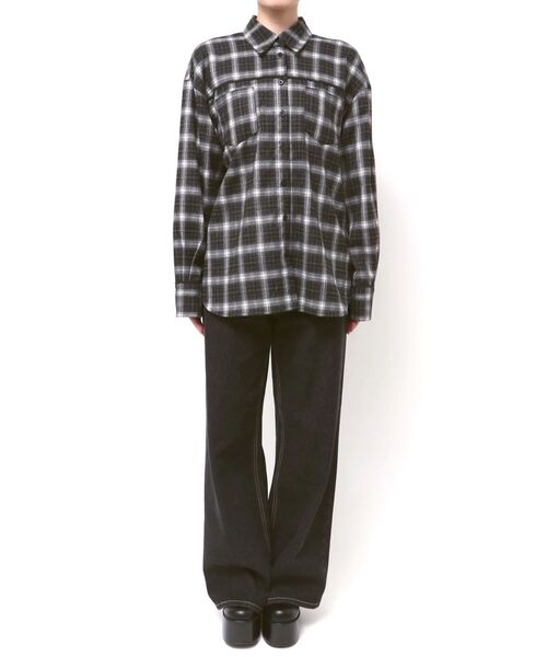 EMODA（エモダ）の「エッジレースオーバーシャツ（シャツ/ブラウス・レディース・ブラック/ベージュ/ネイビー・FREE）」の17枚目の写真