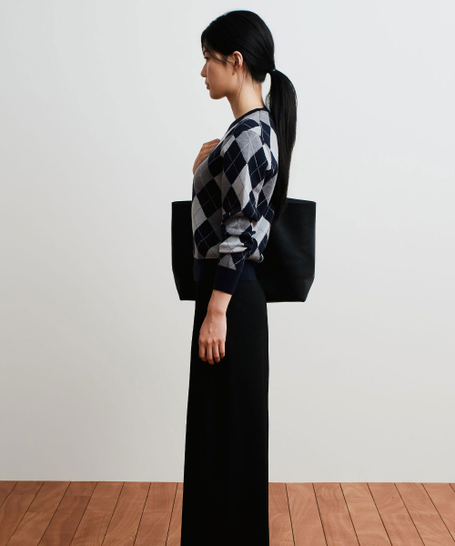 THEKNITCOMPANY（ニットカンパニー）の「(W) バルトゥールウールダイヤニット [エクリプスネイビー]（ニット/セーター・レディース・ダークネイビー・S/M/L）」の2枚目の写真