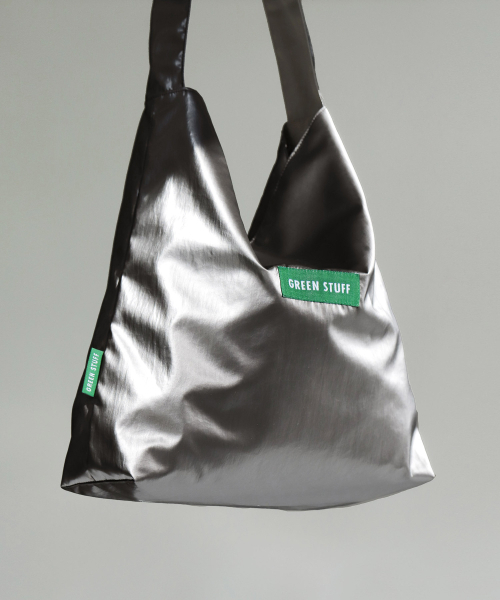 GREEN STUFF（グリーンスタッフ）の「seem full bag 62 - metallic nylon titanium silver（エコバッグ/サブバッグ・レディース・その他・FREE）」の2枚目の写真