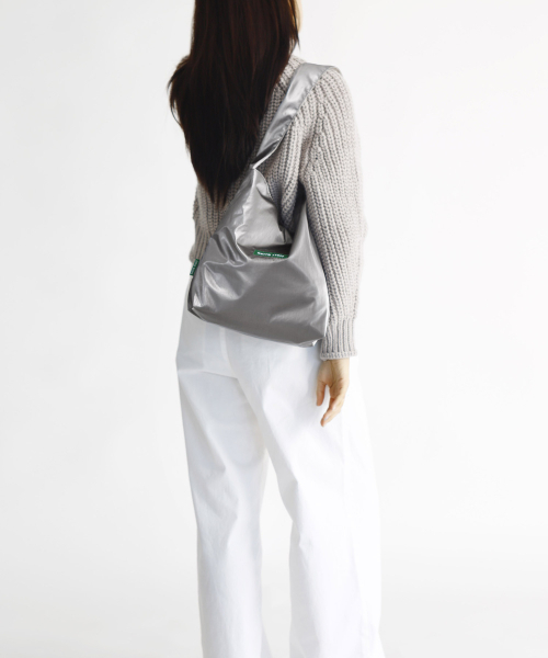 GREEN STUFF（グリーンスタッフ）の「seem full bag 62 - metallic nylon titanium silver（エコバッグ/サブバッグ・レディース・その他・FREE）」の9枚目の写真
