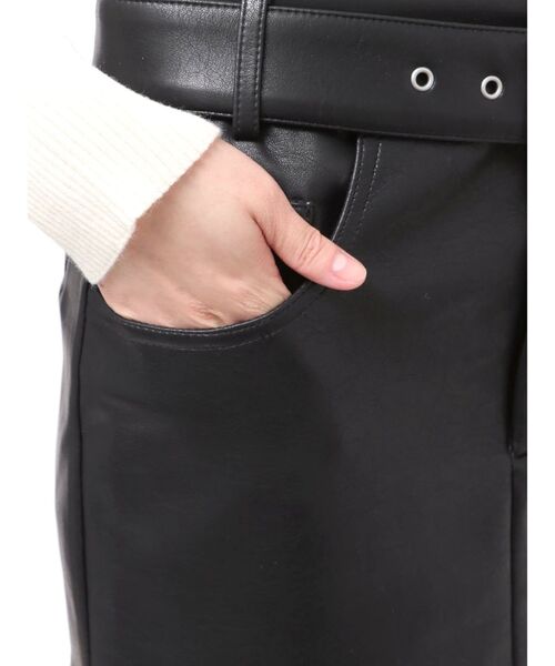 EVRIS(エヴリス)の「フェイクレザーベルトミニスカート【セットアップ着用可能】(スカート・レディース・ブラウン/ブラック・MEDIUM/SMALL)」の20枚目の写真