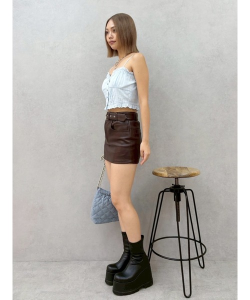 EVRIS(エヴリス)の「フェイクレザーベルトミニスカート【セットアップ着用可能】(スカート・レディース・ブラウン/ブラック・MEDIUM/SMALL)」の13枚目の写真