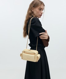 CHARLES & KEITH | Duo ドゥオ キルトクロスボディーバッグ(ショルダーバッグ)