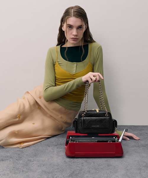 CHARLES & KEITH(チャールズ & キース)の「Duo ドゥオ キルトクロスボディーバッグ(ショルダーバッグ・レディース・ミント/ピンク系その他3/ライトイエロー/ブラック・S)」の20枚目の写真