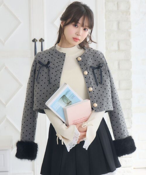 ems excite（エムズエキサイト）の「ファー付中綿リボンJK（ノーカラージャケット・レディース・グレー系その他/ブラック・FREE）」の4枚目の写真