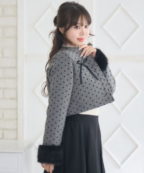 ems excite（エムズエキサイト）の「ファー付中綿リボンJK（ノーカラージャケット・レディース・グレー系その他/ブラック・FREE）」の11枚目の写真