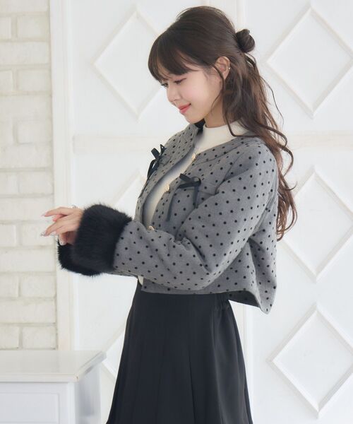 ems excite（エムズエキサイト）の「ファー付中綿リボンJK（ノーカラージャケット・レディース・グレー系その他/ブラック・FREE）」の13枚目の写真