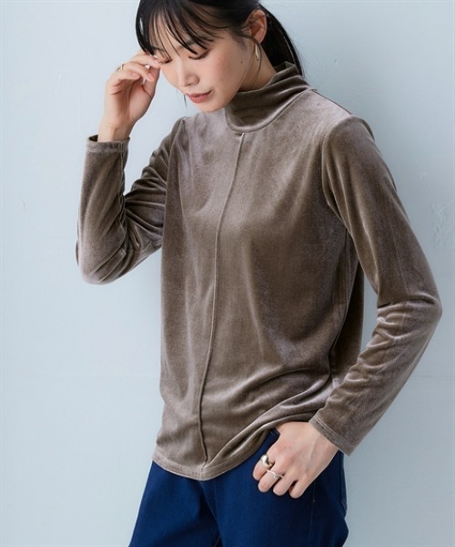 nissen(ニッセン)の「ふわふわベロアセンターラインハイネックプルオーバー<大きいサイズ有>(Tシャツ/カットソー・レディース・ベージュ/ブルーグレー/ダークグリーン/ライトピンク・LL/L/M/S/3L)」の1枚目の写真