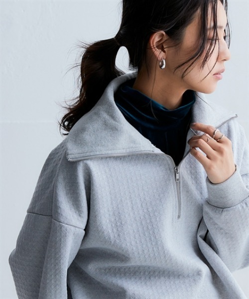 nissen(ニッセン)の「ふわふわベロアセンターラインハイネックプルオーバー<大きいサイズ有>(Tシャツ/カットソー・レディース・ベージュ/ブルーグレー/ダークグリーン/ライトピンク・LL/L/M/S/3L)」の20枚目の写真