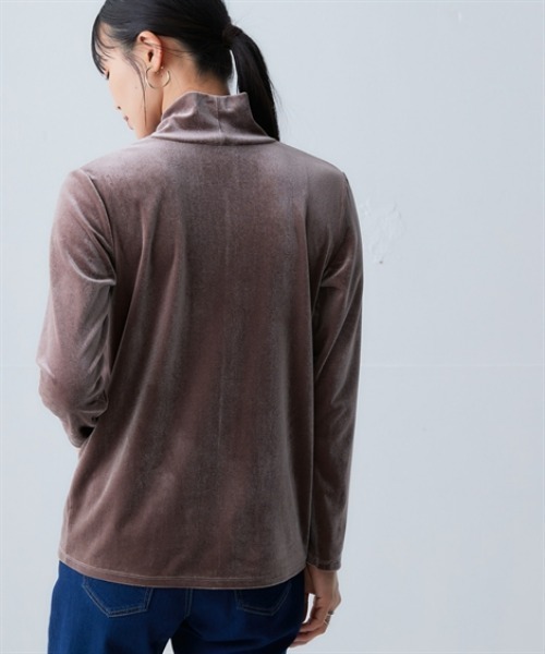 nissen(ニッセン)の「ふわふわベロアセンターラインハイネックプルオーバー<大きいサイズ有>(Tシャツ/カットソー・レディース・ベージュ/ブルーグレー/ダークグリーン/ライトピンク・LL/L/M/S/3L)」の5枚目の写真