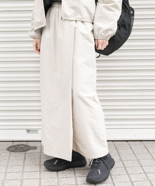 EKAL（エカル）の「『UR TECH』ナイロンタッサ－ラップ風スカート（スカート・レディース・ネイビー/ベージュ/イエロー/ライトブルー・ONE）」の2枚目の写真