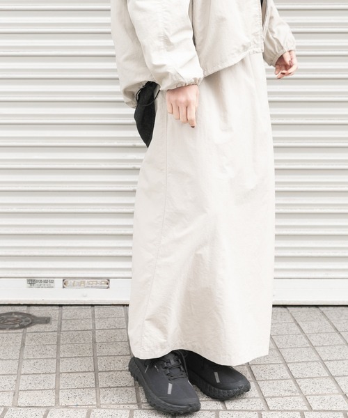 EKAL（エカル）の「『UR TECH』ナイロンタッサ－ラップ風スカート（スカート・レディース・ネイビー/ベージュ/イエロー/ライトブルー・ONE）」の5枚目の写真