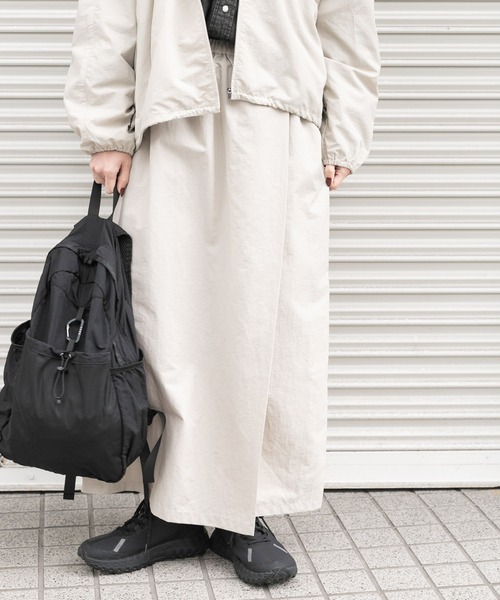 EKAL（エカル）の「『UR TECH』ナイロンタッサ－ラップ風スカート（スカート・レディース・ネイビー/ベージュ/イエロー/ライトブルー・ONE）」の9枚目の写真