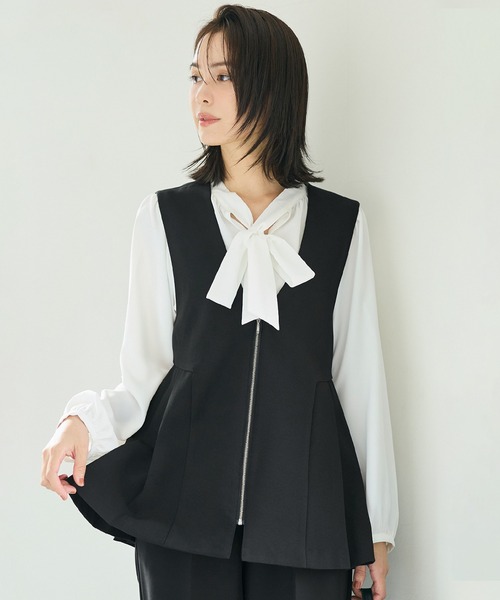 coca（coca）（コカ）の「タックペプラムベスト| セレモニー オフィス ママスーツ フォーマルウェア 卒業式（ベスト・レディース・ブラック/チャコール・M/L）」の2枚目の写真