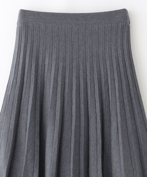 MACKINTOSH PHILOSOPHY（ﾏｯｷﾝﾄｯｼｭ ﾌｨﾛｿﾌｨｰ）の「【WEB&一部店舗限定】フレアプリーツニットスカート（スカート・レディース・ベージュ系その他4/チャコールグレー/ダークネイビー・38）」の5枚目の写真