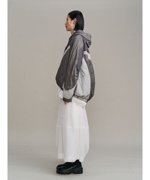 UN3D.（アンスリード）の「DOUBLE FACE MESH COCOON SK / ダブルフェイスメッシュコクーンスカート（スカート・レディース・グレー/ホワイト/ブラック・36/38）」の6枚目の写真