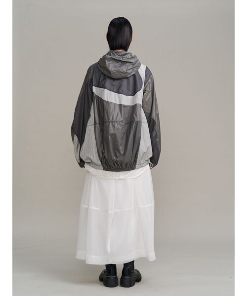 UN3D.（アンスリード）の「DOUBLE FACE MESH COCOON SK / ダブルフェイスメッシュコクーンスカート（スカート・レディース・グレー/ホワイト/ブラック・36/38）」の7枚目の写真