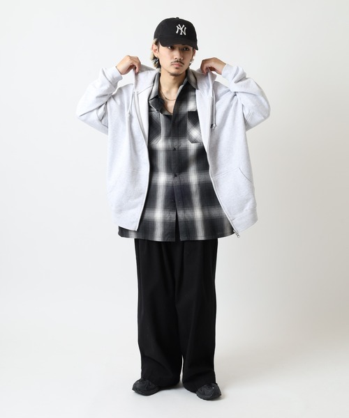 Sunny Smith（サニースミス）の「SUNNY SMITH 10.0オンス ヤシの木両面刺繍 オーバーサイズ ZIP-UP フーディ（パーカー・メンズ・ブラック/アッシュグレー/ネイビー・L/M）」の15枚目の写真