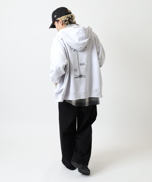 Sunny Smith（サニースミス）の「SUNNY SMITH 10.0オンス ヤシの木両面刺繍 オーバーサイズ ZIP-UP フーディ（パーカー・メンズ・ブラック/アッシュグレー/ネイビー・L/M）」の16枚目の写真