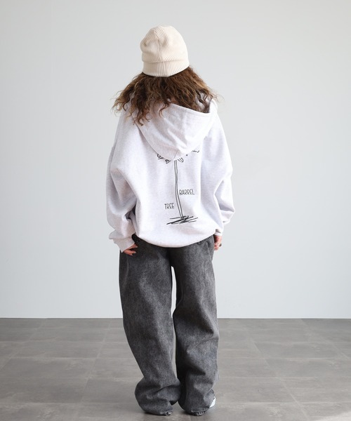 Sunny Smith（サニースミス）の「SUNNY SMITH 10.0オンス ヤシの木両面刺繍 オーバーサイズ ZIP-UP フーディ（パーカー・メンズ・ブラック/アッシュグレー/ネイビー・L/M）」の4枚目の写真