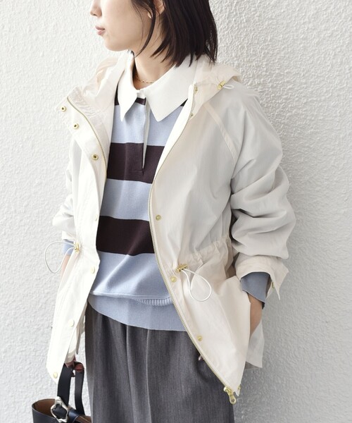 SHIPS Colors(シップス カラーズ)の「SHIPS Colors: 〈手洗い可能〉ライト マウンテンパーカー 2◇(マウンテンパーカー・レディース・オフホワイト/ネイビー・MEDIUM/SMALL)」の19枚目の写真