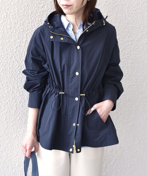 SHIPS Colors(シップス カラーズ)の「SHIPS Colors: 〈手洗い可能〉ライト マウンテンパーカー 2◇(マウンテンパーカー・レディース・オフホワイト/ネイビー・MEDIUM/SMALL)」の8枚目の写真