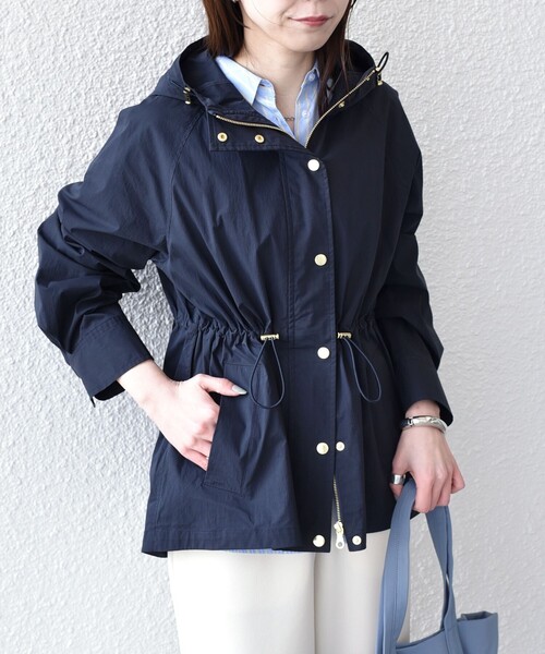 SHIPS Colors(シップス カラーズ)の「SHIPS Colors: 〈手洗い可能〉ライト マウンテンパーカー 2◇(マウンテンパーカー・レディース・オフホワイト/ネイビー・MEDIUM/SMALL)」の9枚目の写真