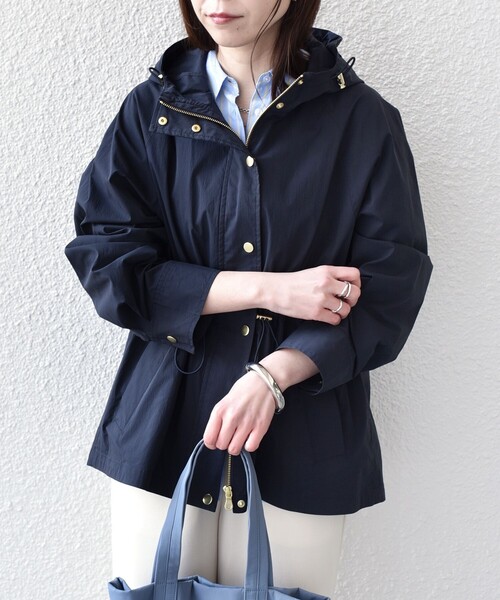 SHIPS Colors(シップス カラーズ)の「SHIPS Colors: 〈手洗い可能〉ライト マウンテンパーカー 2◇(マウンテンパーカー・レディース・オフホワイト/ネイビー・MEDIUM/SMALL)」の10枚目の写真