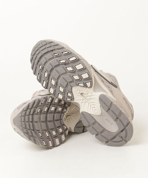 NIKE(ナイキ)の「ナイキ NIKE ナイキ V5 RNR(スニーカー・レディース・ベージュ・23.0cm/23.5cm/24.0cm/24.5cm/25.0cm)」の3枚目の写真