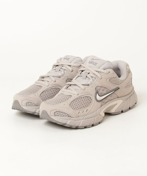 NIKE(ナイキ)の「ナイキ NIKE ナイキ V5 RNR(スニーカー・レディース・ベージュ・23.0cm/23.5cm/24.0cm/24.5cm/25.0cm)」の11枚目の写真