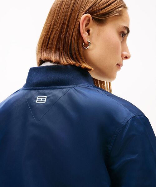 TOMMY HILFIGER(トミーヒルフィガー)の「バーシティボンバージャケット(ブルゾン・レディース・マルチ/ブラウン・X-SMALL/MEDIUM/SMALL)」の3枚目の写真