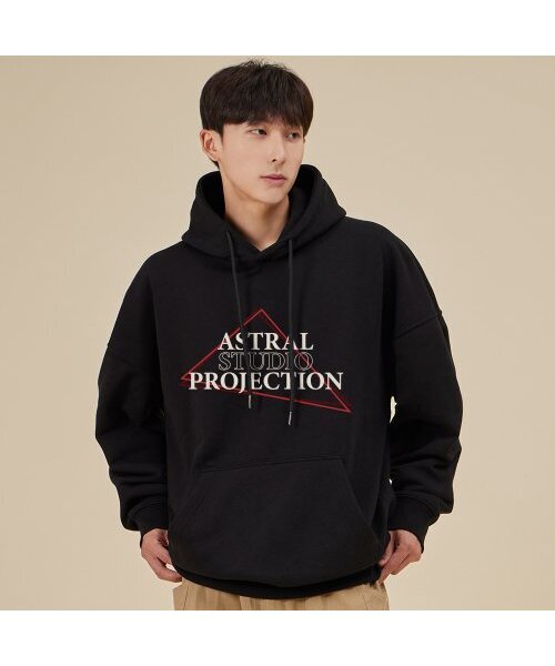 ASTRAL PROJECTION(アストラルプロジェクション)の「トライアングルロゴオーバーサイズワイドショルダーフードパーカー_ブラック(パーカー・メンズ・その他・LARGE/MEDIUM/X-LARGE/XX-LARGE)」の2枚目の写真