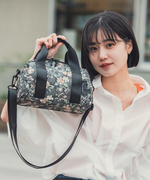 KiU(キウ)の「600D ミニボストンバッグ(4L)(ボストンバッグ・レディース・ネイビー系/ブラック/アニマル/ダークグリーン系・FREE)」の1枚目の写真