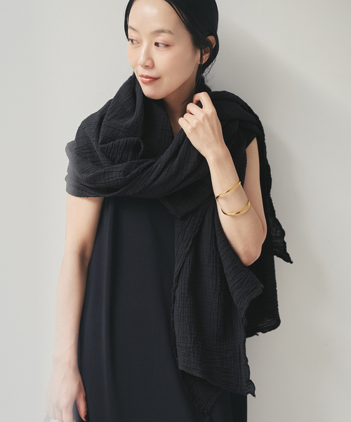 plage（プラージュ）の「《追加》LES ATELIERS FRANCAIS DE CONFECTION 別注 PAREO スカーフ（ストール/ショール・レディース・ブラック/アイボリー・FREE）」の6枚目の写真