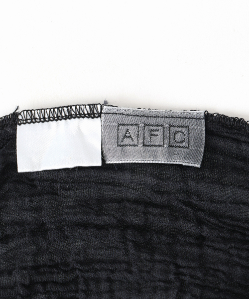 plage（プラージュ）の「《追加》LES ATELIERS FRANCAIS DE CONFECTION 別注 PAREO スカーフ（ストール/ショール・レディース・ブラック/アイボリー・FREE）」の10枚目の写真