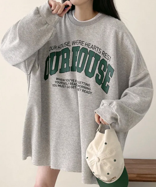 VIVID LADY(ビビッドレディー)の「フロントロゴプリント オーバーサイズ ロングTシャツ(Tシャツ/カットソー・レディース・ライトグレー/グレー/ネイビー・FREE)」の1枚目の写真