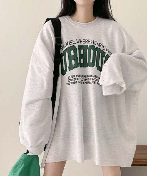 VIVID LADY(ビビッドレディー)の「フロントロゴプリント オーバーサイズ ロングTシャツ(Tシャツ/カットソー・レディース・ライトグレー/グレー/ネイビー・FREE)」の2枚目の写真