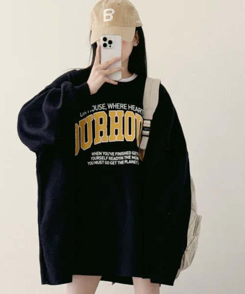 VIVID LADY(ビビッドレディー)の「フロントロゴプリント オーバーサイズ ロングTシャツ(Tシャツ/カットソー・レディース・ライトグレー/グレー/ネイビー・FREE)」の4枚目の写真