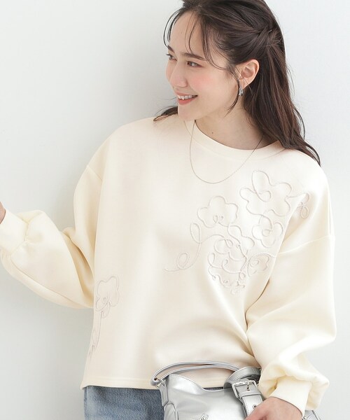 SHOO・LA・RUE（シューラルー）の「【S-LL】美しいシルエット お花ロープ刺繍ダンボールトップス（Tシャツ/カットソー・レディース・グリーン系/オフホワイト/ブラック・04/03/02/01）」の2枚目の写真