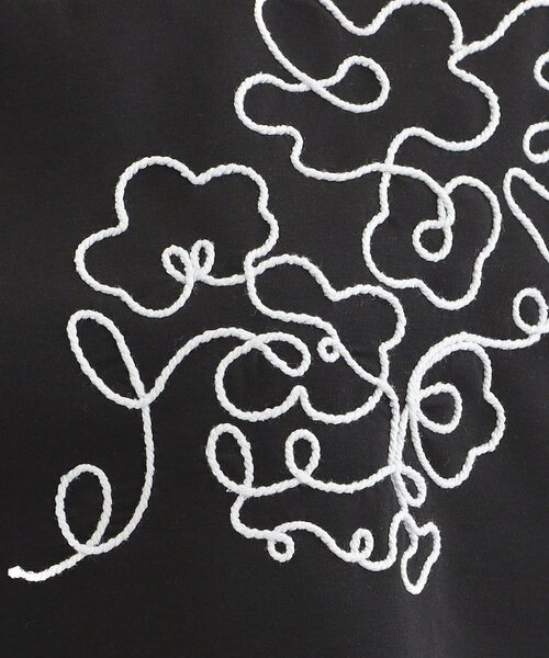 SHOO・LA・RUE（シューラルー）の「【S-LL】美しいシルエット お花ロープ刺繍ダンボールトップス（Tシャツ/カットソー・レディース・グリーン系/オフホワイト/ブラック・04/03/02/01）」の11枚目の写真