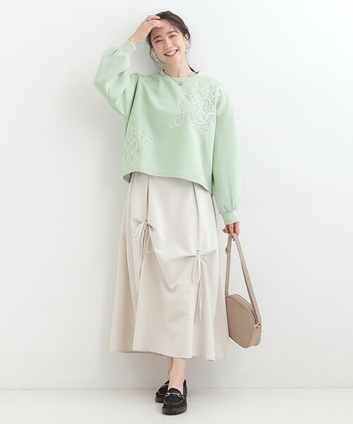 SHOO・LA・RUE（シューラルー）の「【S-LL】美しいシルエット お花ロープ刺繍ダンボールトップス（Tシャツ/カットソー・レディース・グリーン系/オフホワイト/ブラック・04/03/02/01）」の14枚目の写真