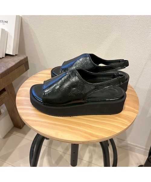 Flugge(フラッジー)の「プラットフォームサンダル(サンダル・レディース・ブラック/アイボリー・24cm/23cm)」の8枚目の写真