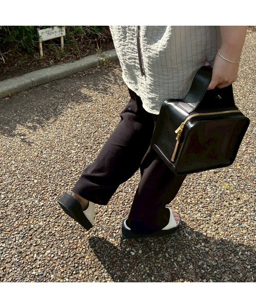 Flugge(フラッジー)の「プラットフォームサンダル(サンダル・レディース・ブラック/アイボリー・24cm/23cm)」の11枚目の写真