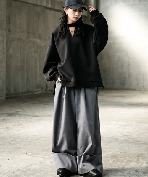 antiqua(アンティカ)の「キーネック風 プルオーバー(スウェット・レディース・ダークグレー/ブラック・ONESIZE)」の3枚目の写真