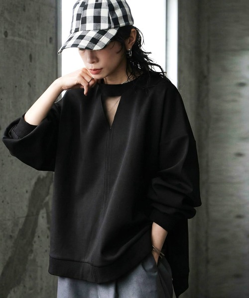 antiqua(アンティカ)の「キーネック風 プルオーバー(スウェット・レディース・ダークグレー/ブラック・ONESIZE)」の4枚目の写真