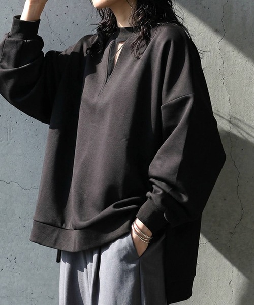 antiqua(アンティカ)の「キーネック風 プルオーバー(スウェット・レディース・ダークグレー/ブラック・ONESIZE)」の5枚目の写真