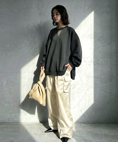 antiqua(アンティカ)の「キーネック風 プルオーバー(スウェット・レディース・ダークグレー/ブラック・ONESIZE)」の8枚目の写真
