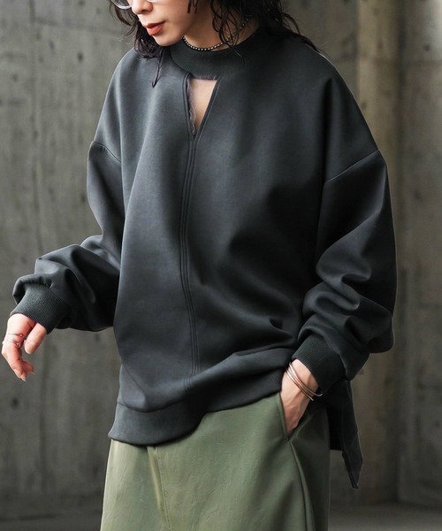 antiqua(アンティカ)の「キーネック風 プルオーバー(スウェット・レディース・ダークグレー/ブラック・ONESIZE)」の9枚目の写真