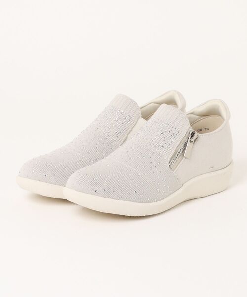 UnReef(アンリーフ)の「ジップアップスニーカー(スニーカー・レディース・ブラック/プラチナム・23.5cm/24.0cm/24.5cm/23.0cm/22.5cm)」の2枚目の写真